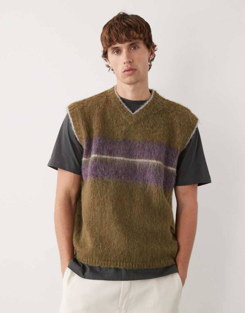 Reclaimed Vintage - Kastiges Strick-Tanktop in Grün mit gestreifter Brustpartie von Reclaimed Vintage