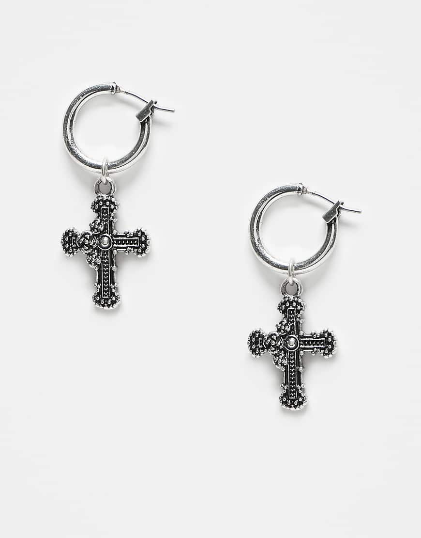 Reclaimed Vintage - Kleine Unisex-Creolen in Silberoptik mit Kreuzanhänger von Reclaimed Vintage