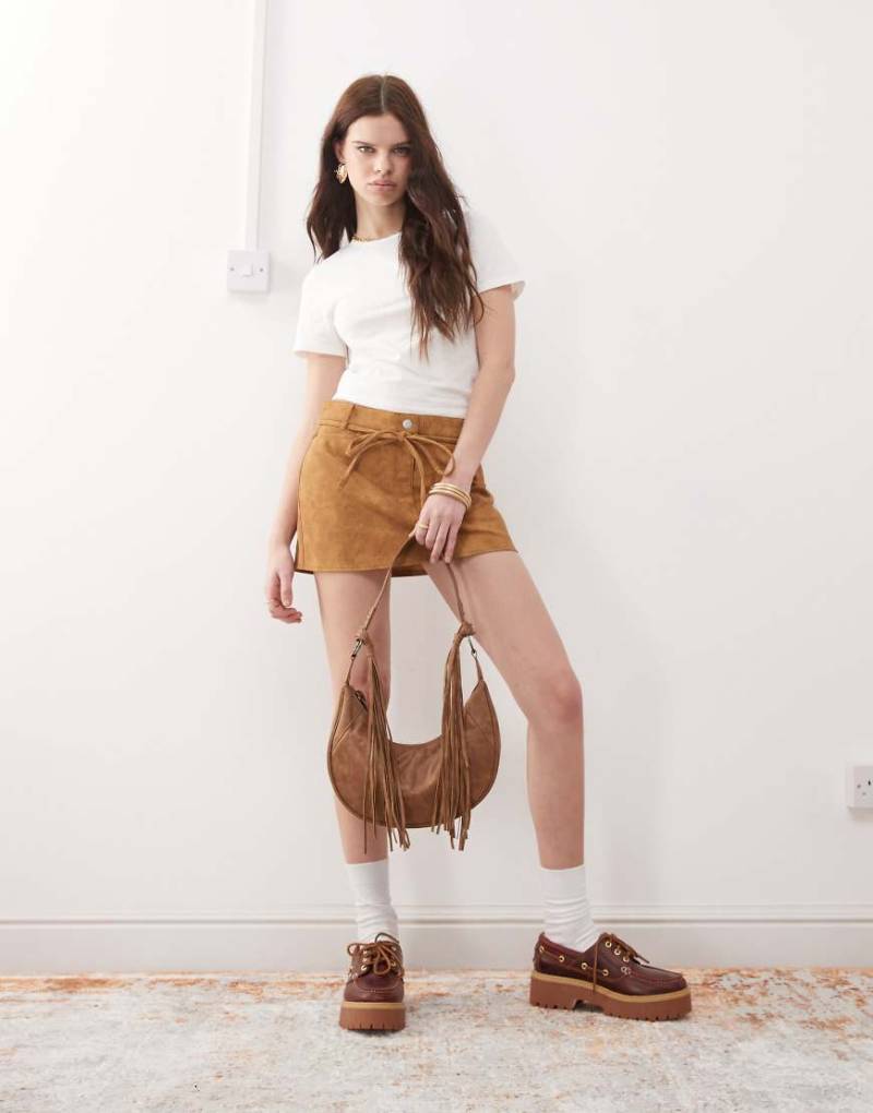 Reclaimed Vintage - Knapp geschnittenes T-Shirt in Weiß von Reclaimed Vintage