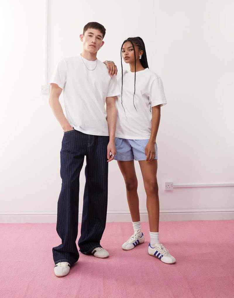 Reclaimed Vintage - Kurzärmliges Unisex-T-Shirt in Weiß aus schwerem Material mit kastigem Schnitt von Reclaimed Vintage