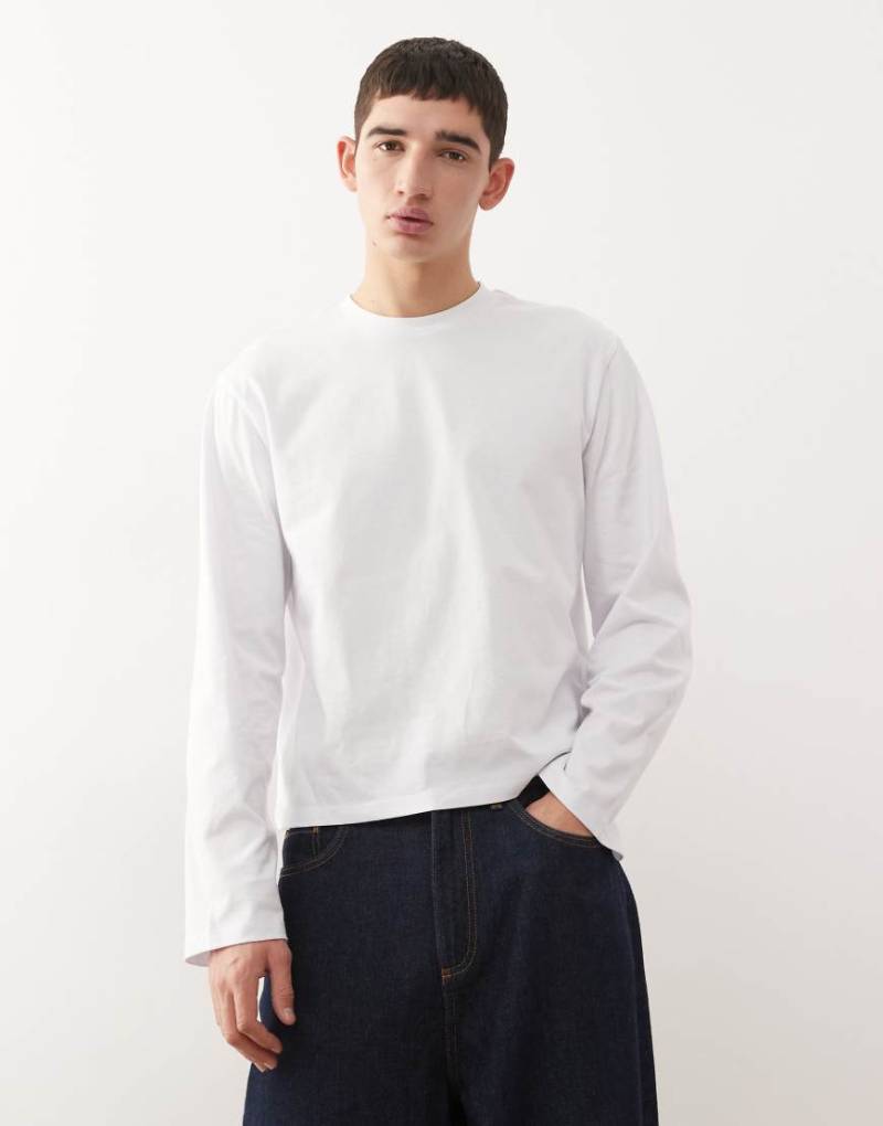 Reclaimed Vintage - Langärmliges Cropped-Shirt in Weiß mit kastiger Passform von Reclaimed Vintage