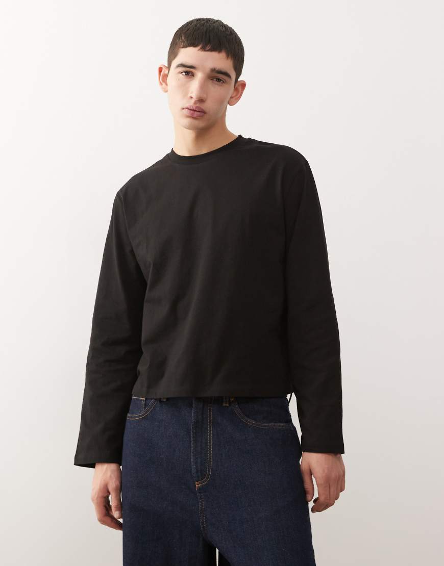 Reclaimed Vintage - Langärmliges Cropped-T-Shirt in Schwarz mit kastiger Passform von Reclaimed Vintage