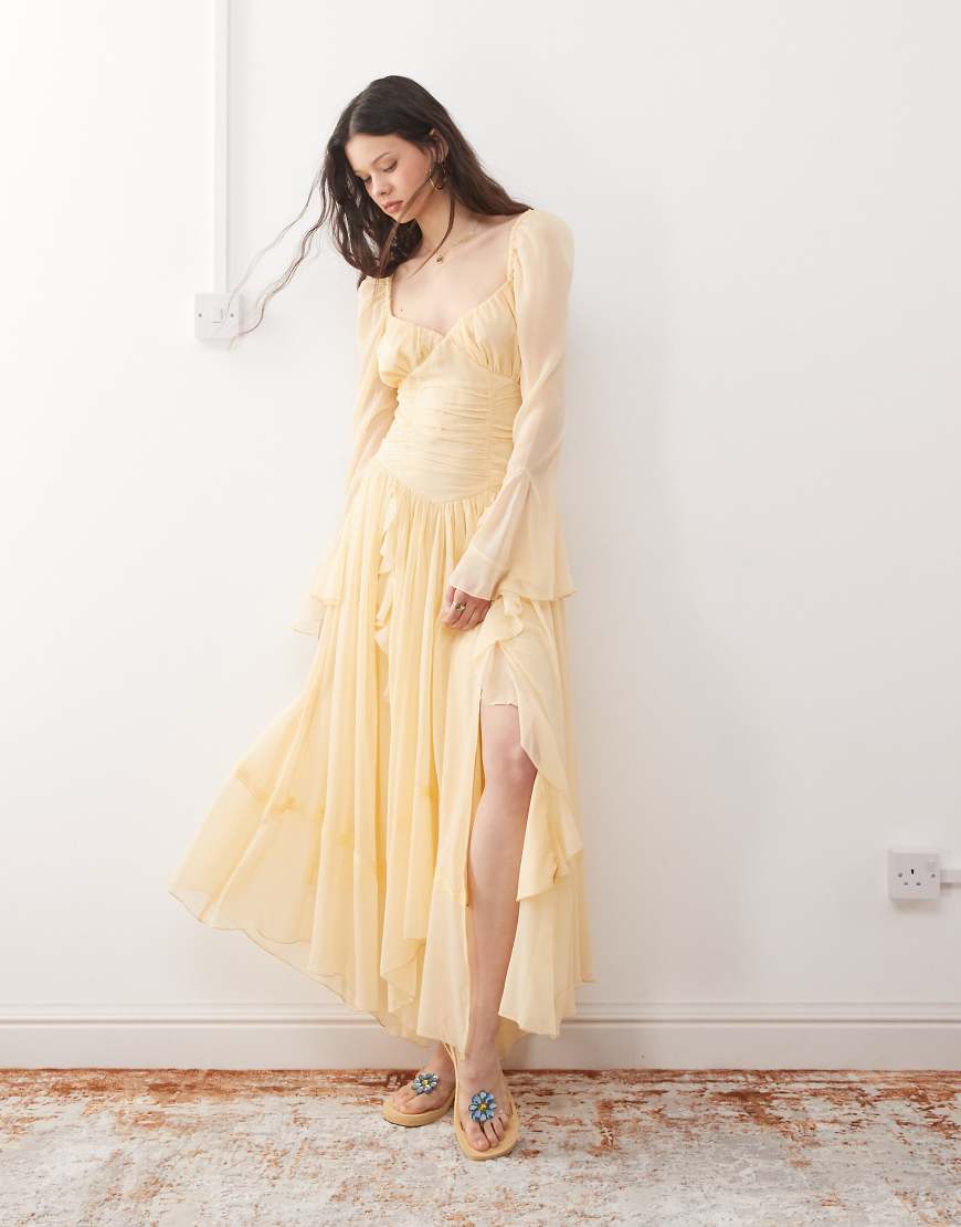 Reclaimed Vintage - Langärmliges Maxikleid in Buttergelb mit Rüschen-Weiß von Reclaimed Vintage