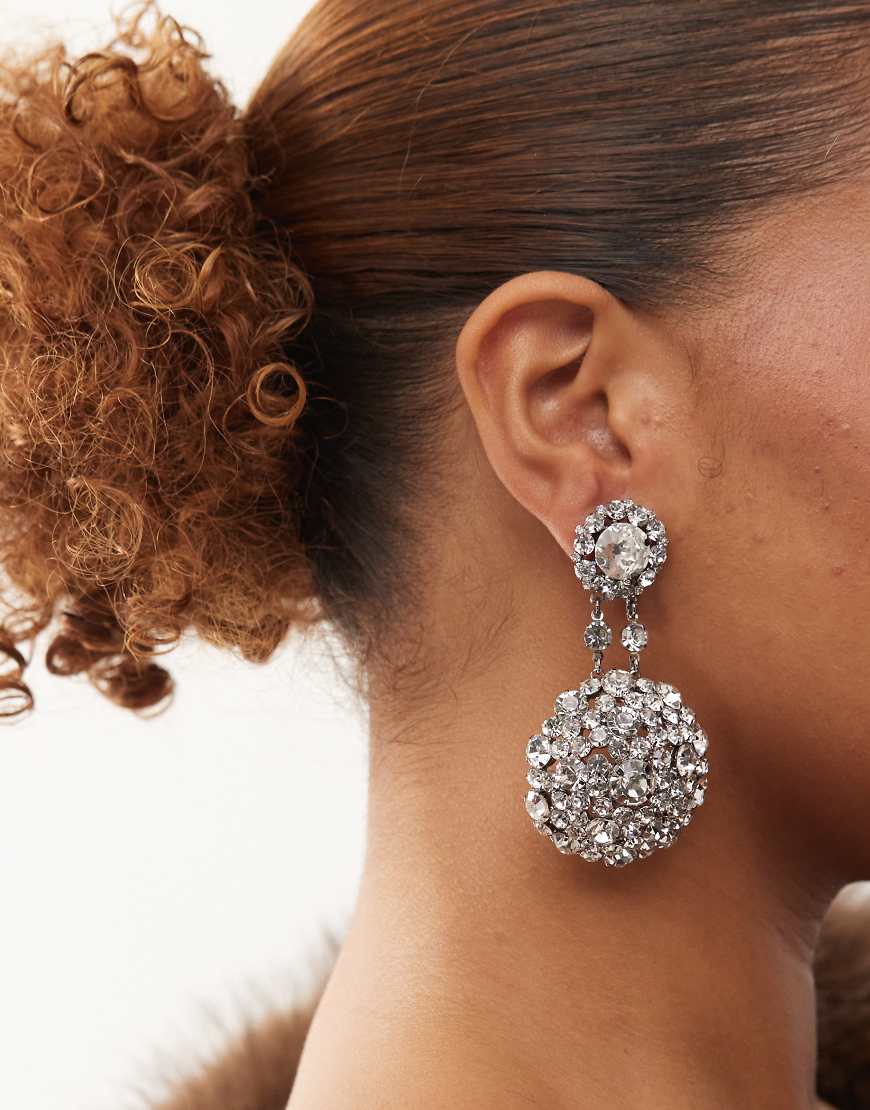 Reclaimed Vintage - Limited Edition - Auffällige, silberfarbene Ohrringe mit Strassverzierung von Reclaimed Vintage