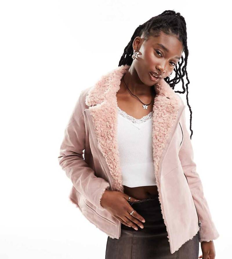 Reclaimed Vintage - Limited Edition - Pilotenjacke aus echtem rosa Wildleder mit Kunstpelzbesatz-Neutral von Reclaimed Vintage