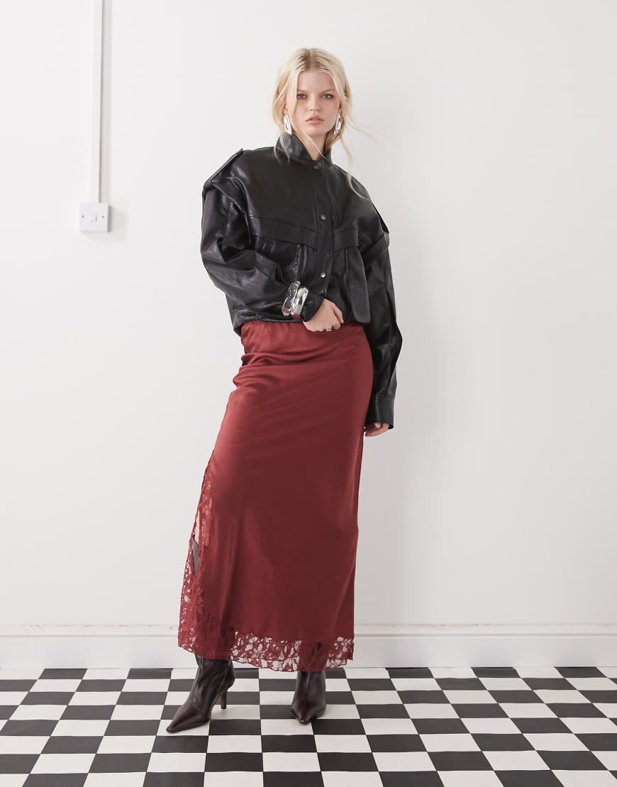 Reclaimed Vintage - Maxirock in Rostrot mit Spitzeneinsätzen von Reclaimed Vintage