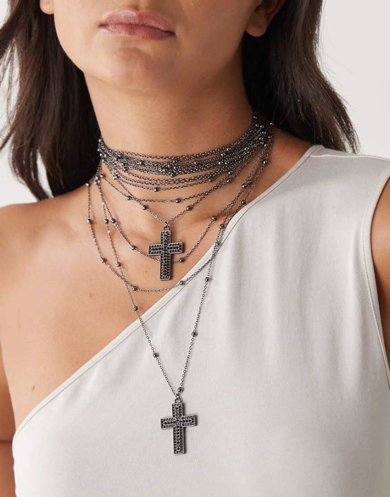 Reclaimed Vintage - Mehrlagige Halskette mit Schmuckperlen und Kreuz in brünierter Silberoptik-Schwarz von Reclaimed Vintage