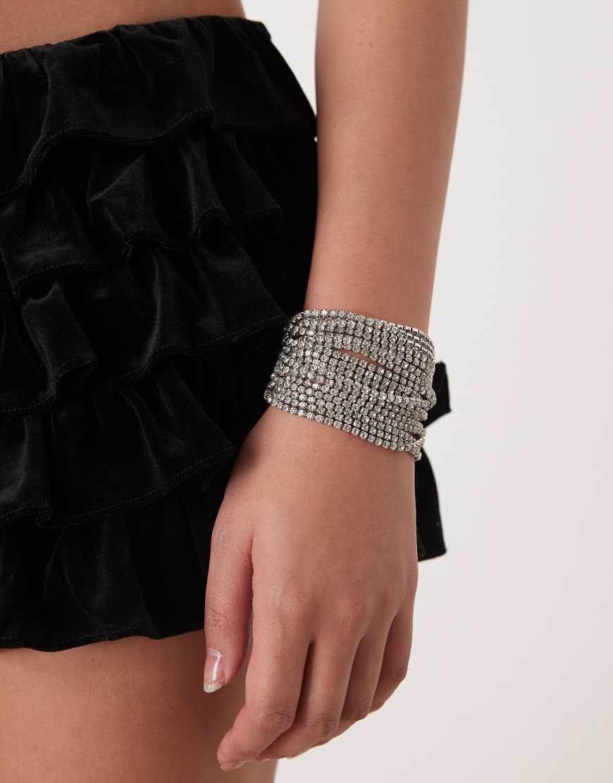 Reclaimed Vintage - Mehrreihiges Armband mit Strasssteinen-Silber von Reclaimed Vintage