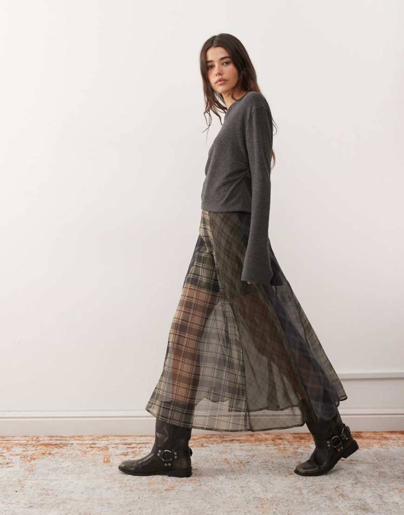 Reclaimed Vintage - Midi-Tellerrock mit transparentem, gespleißtem Karo-Print-Bunt Reclaimed Vintage - Midi-Tellerrock mit transparentem, gespleißtem Karo-Print-Bunt von Reclaimed Vintage