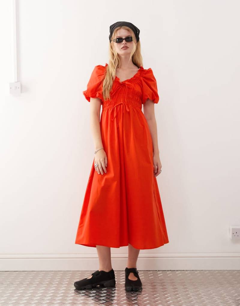 Reclaimed Vintage - Midikleid in Rot mit Puffärmeln und gesmokter Taille von Reclaimed Vintage