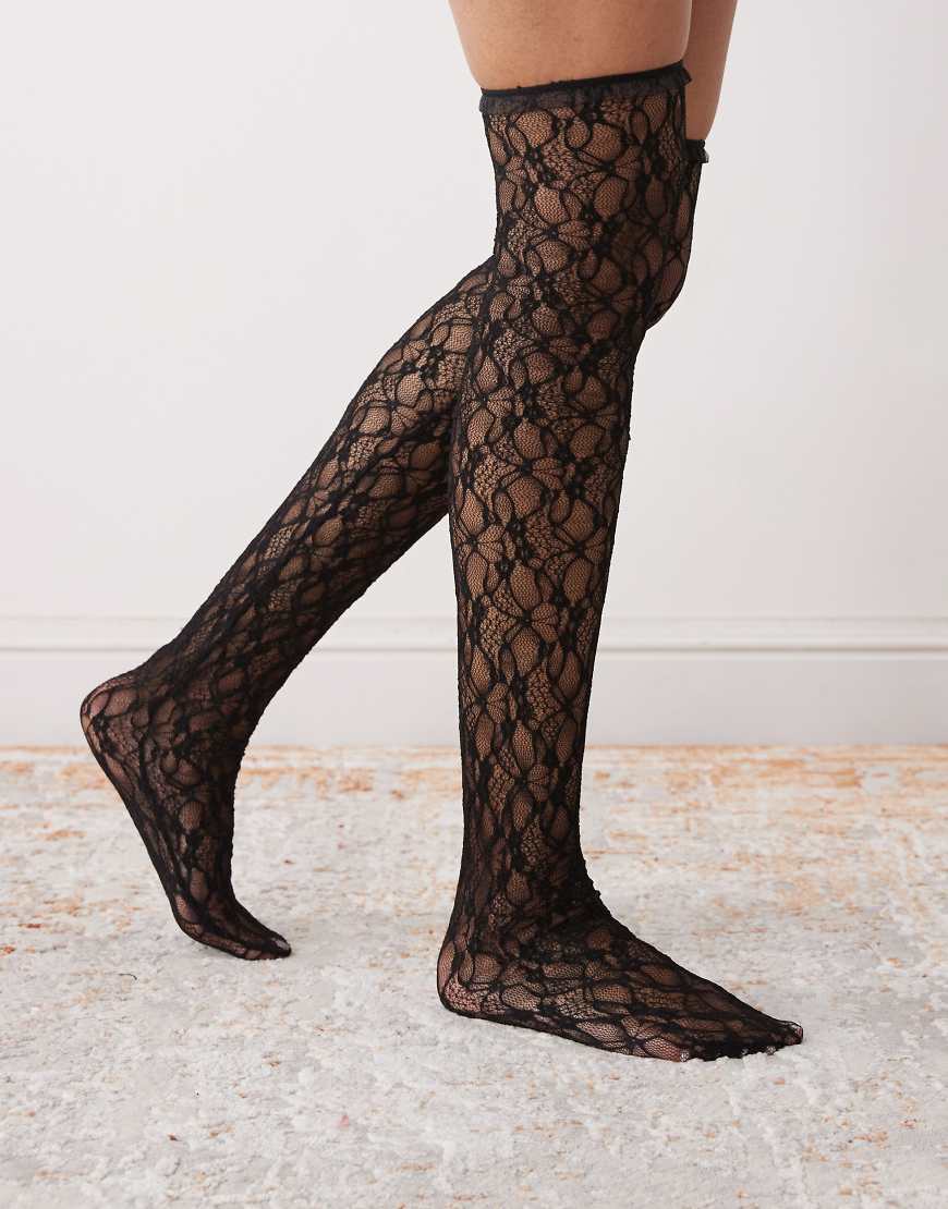 Reclaimed Vintage - Overknee-Socken aus Spitze in Schwarz Reclaimed Vintage - Overknee-Socken aus Spitze in Schwarz von Reclaimed Vintage