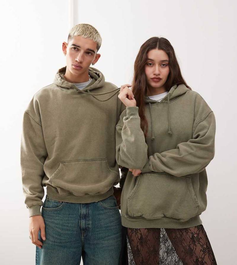Reclaimed Vintage - Oversize-Kapuzenpullover in überfärbtem Grün mit Unisex-Schnitt von Reclaimed Vintage