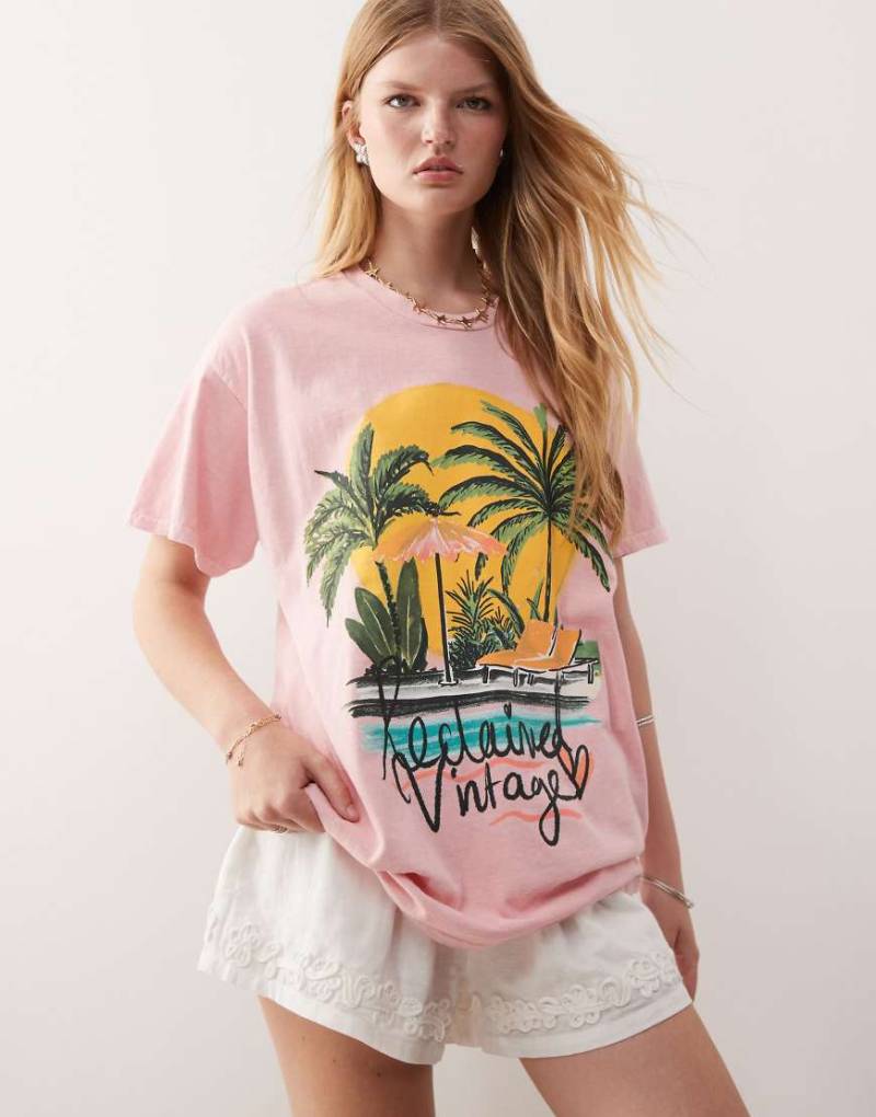 Reclaimed Vintage - Oversize-T-Shirt in Rosa mit Palmen-Urlaubs-Print von Reclaimed Vintage