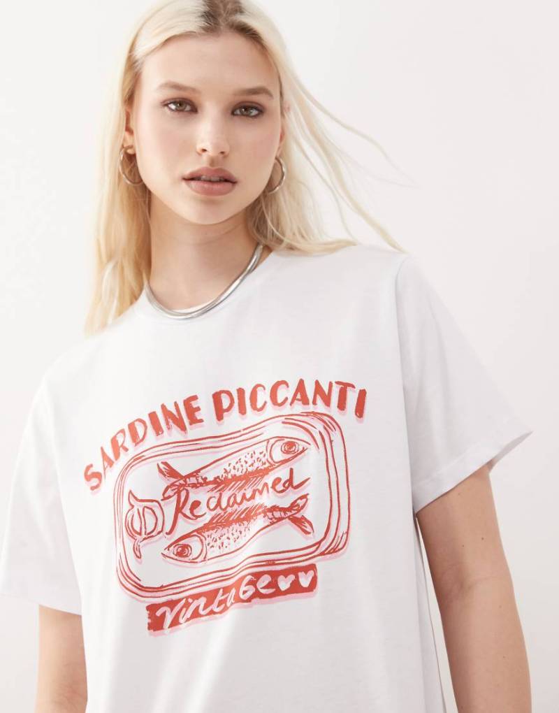 Reclaimed Vintage - Oversize-T-Shirt in Weiß mit Fischer-Print von Reclaimed Vintage