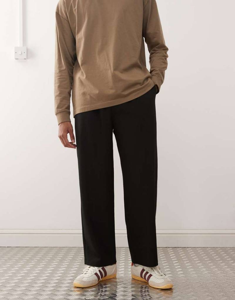 Reclaimed Vintage - Relaxed Fit Schlupfhose in Schwarz von Reclaimed Vintage