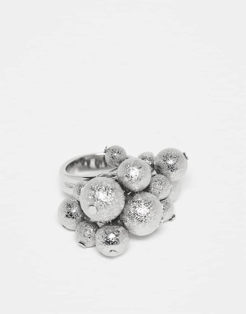 Reclaimed Vintage - Silberfarbener Ring mit Kugelanhängern und Strass von Reclaimed Vintage