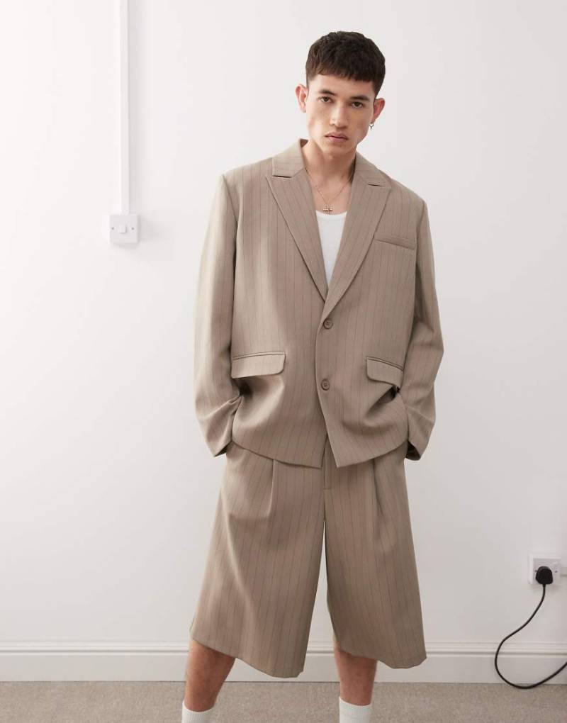 Reclaimed Vintage - Sommer-Blazer in Beige mit Nadelstreifen und Oversize-Passform-Grau von Reclaimed Vintage