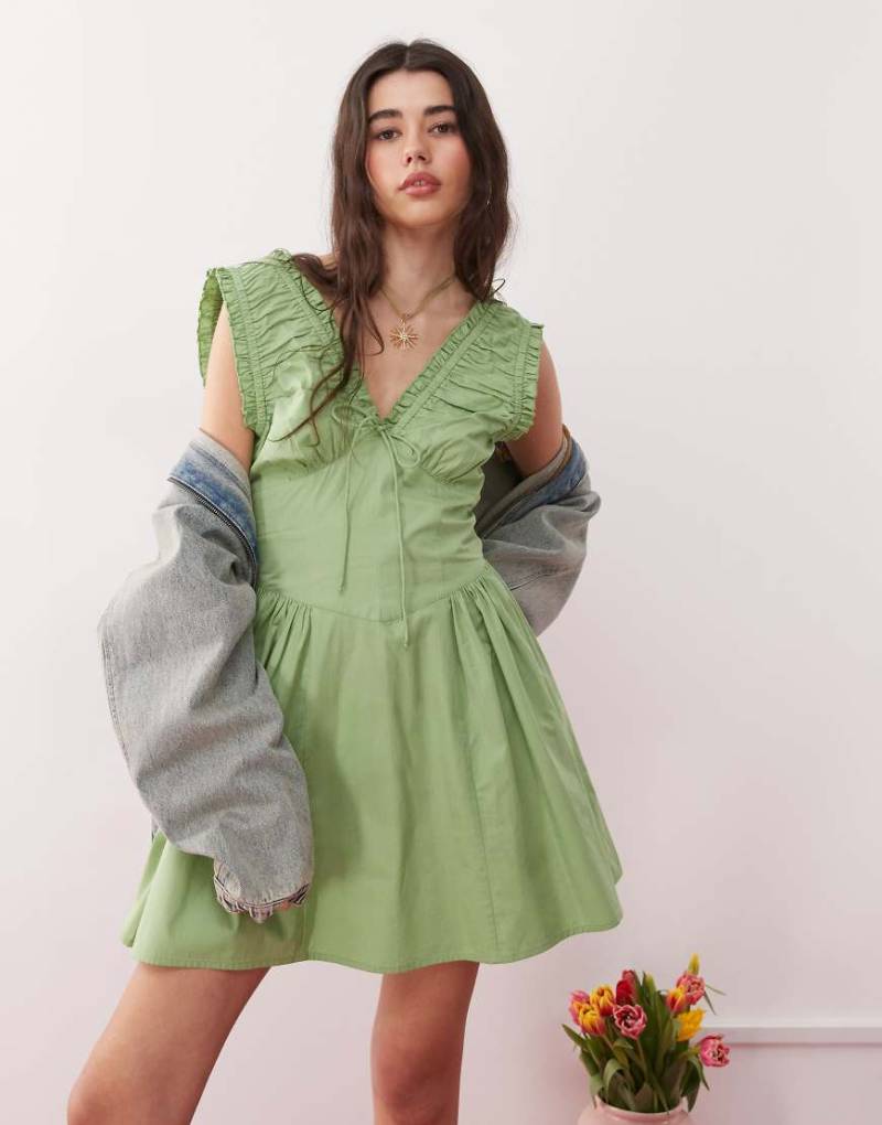 Reclaimed Vintage - Tailliertes Sommerkleid in Grün mit Raffungen-Bunt von Reclaimed Vintage