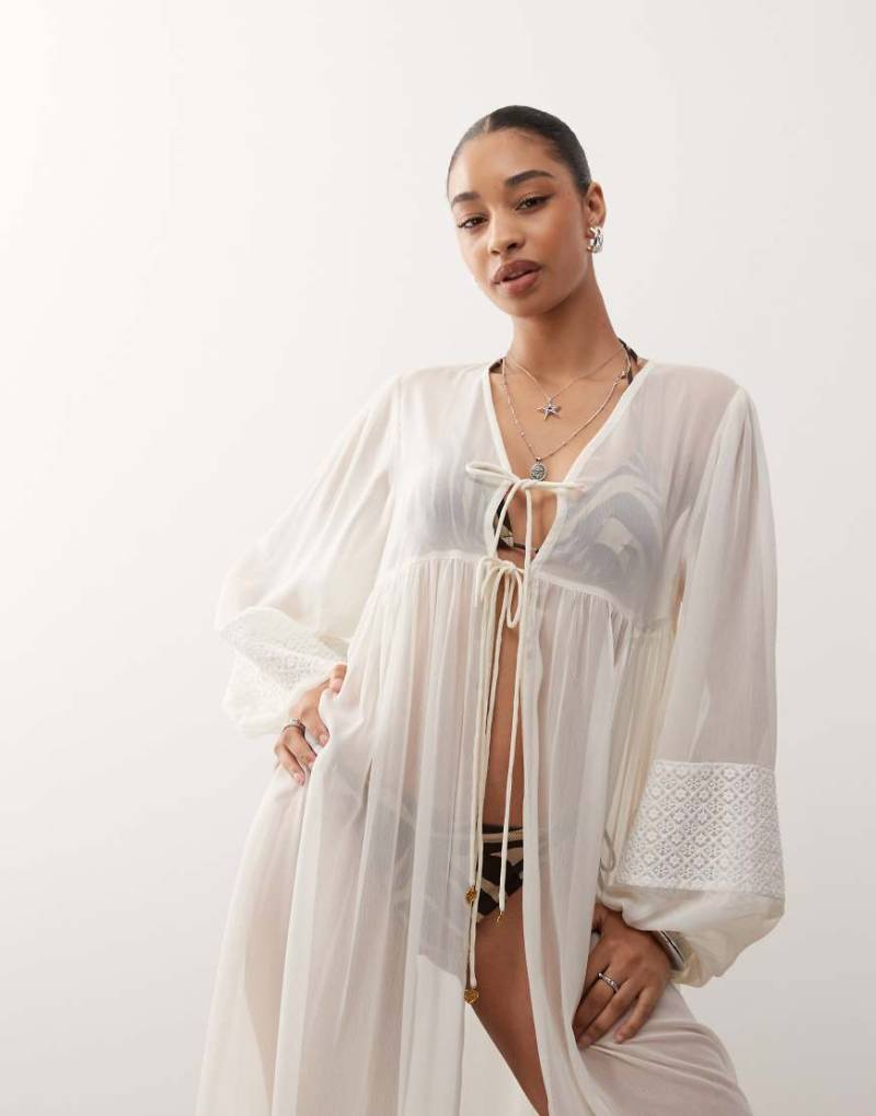 Reclaimed Vintage - Strand-Kimono in Weiß mit Spitze und gehäkelten Einsetzen von Reclaimed Vintage