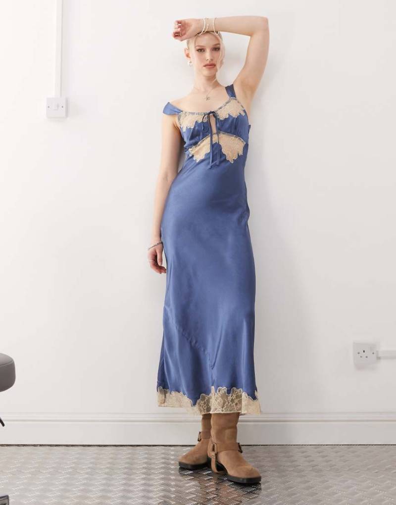 Reclaimed Vintage - Trägerkleid im Lingerie-Stil in Blau von Reclaimed Vintage