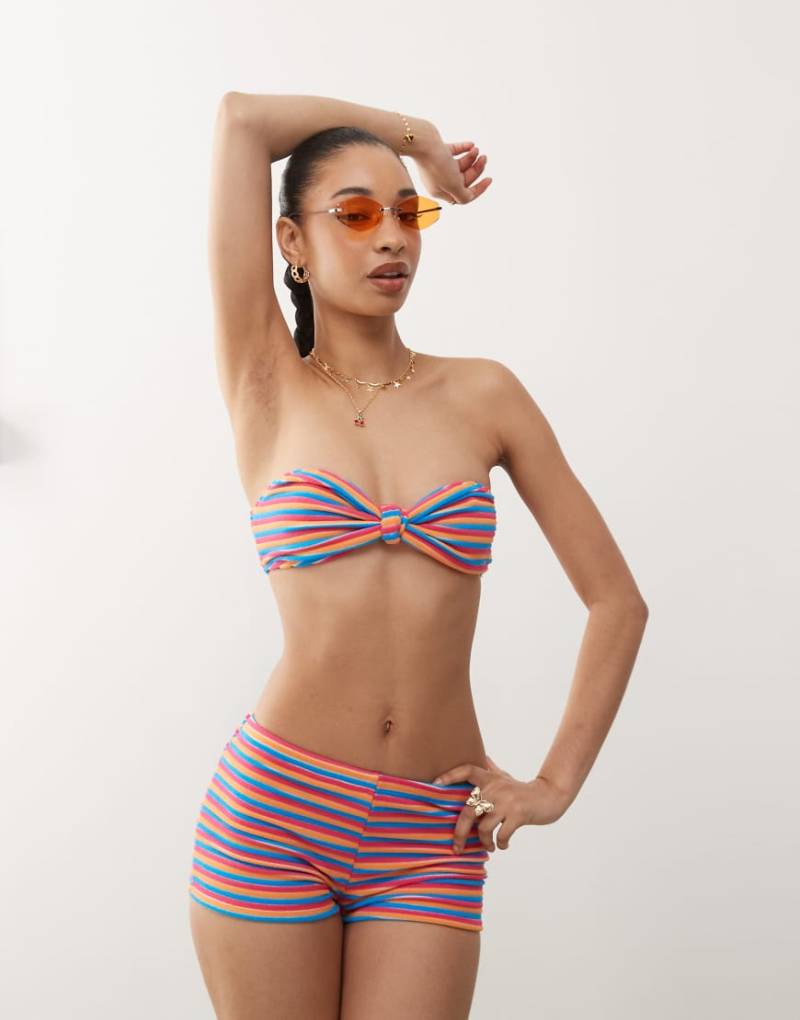 Reclaimed Vintage - Trägerloses Frottee-Top mit rotem Streifen-Bunt von Reclaimed Vintage