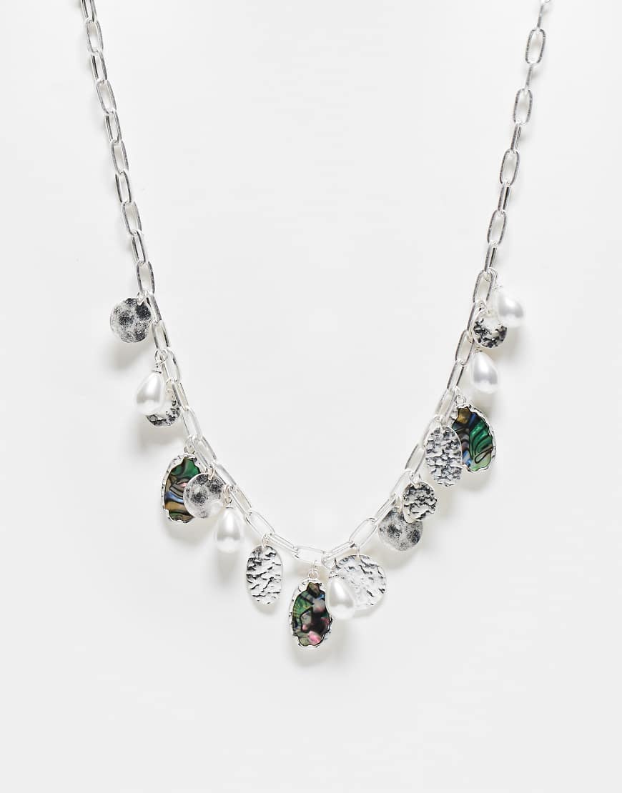 Reclaimed Vintage - Ultimate - Unisex-Halskette mit Anhängern in Kunstperlen- und Muscheldesign-Silber von Reclaimed Vintage