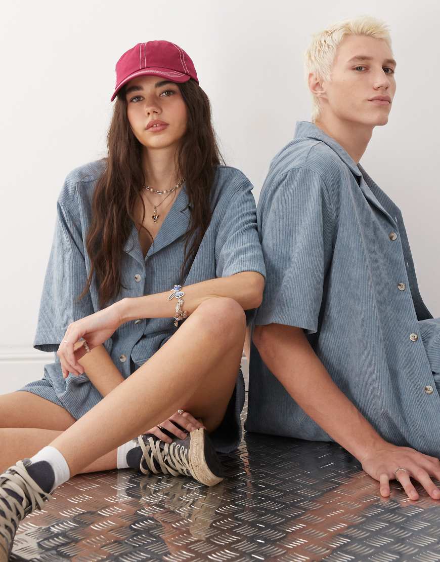Reclaimed Vintage - Unisex-Hemd aus blauem Cord Reclaimed Vintage - Unisex-Hemd aus blauem Cord von Reclaimed Vintage