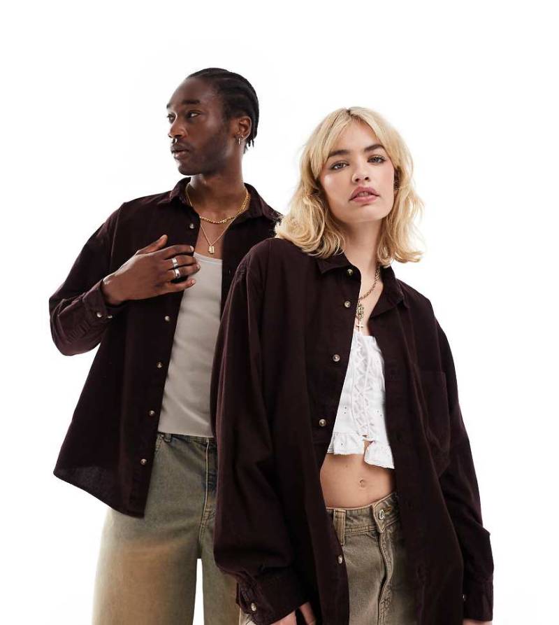 Reclaimed Vintage - Unisex-Jeanshemd in verwaschenem Burgunderrot mit Oversize-Schnitt-Lila von Reclaimed Vintage