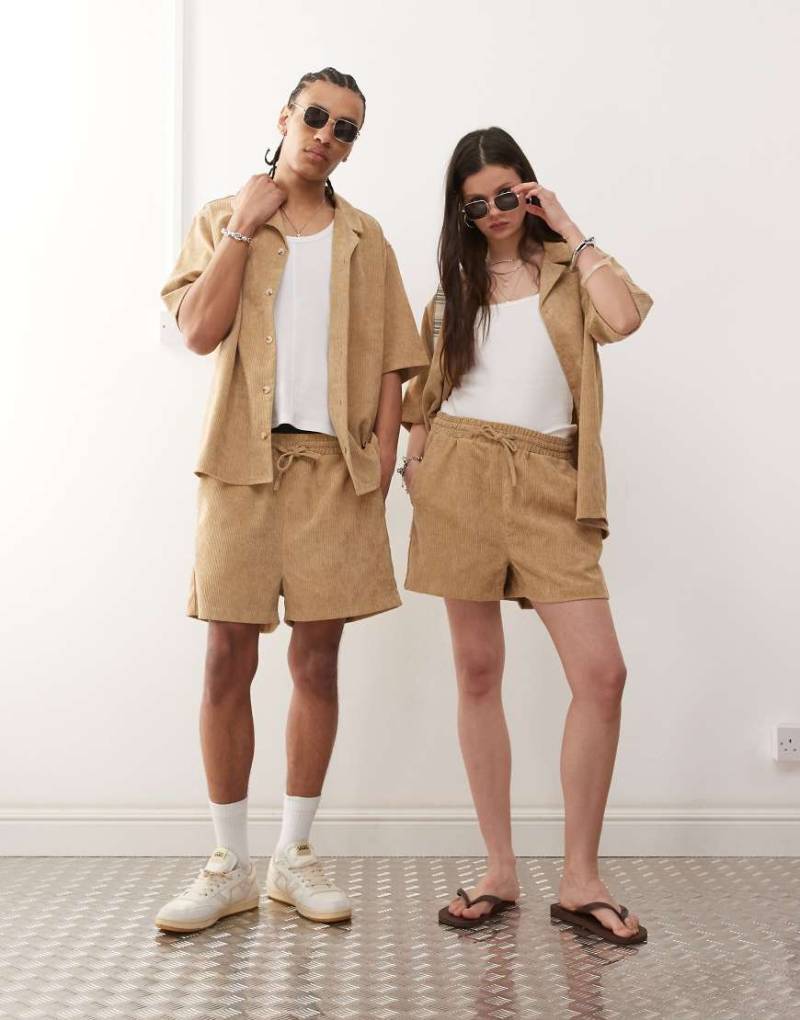 Reclaimed Vintage - Unisex-Shorts aus Cord in Braun-Neutral von Reclaimed Vintage