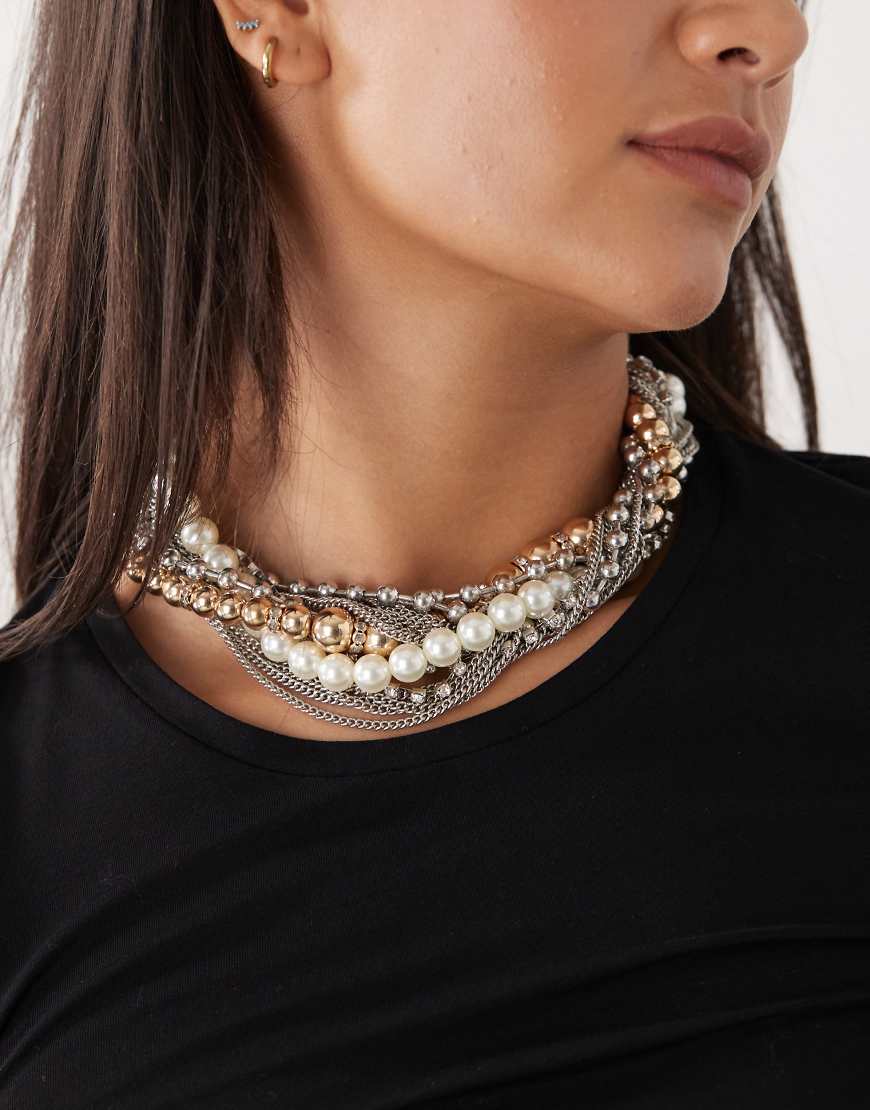 Reclaimed Vintage - Verflochtene Oversize-Halsketten in Silber- und Goldoptik und mit Perlen-Bunt von Reclaimed Vintage