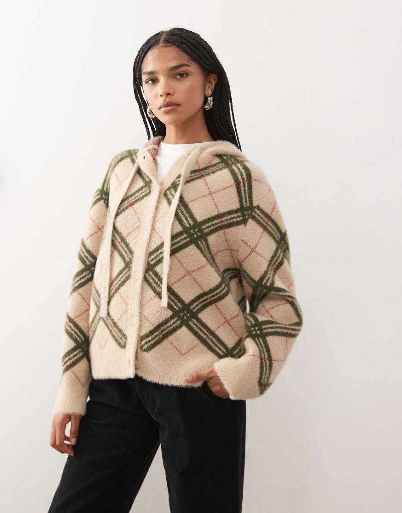 Reclaimed Vintage - Weiche Strickjacke mit Karomuster in neutralen Farben, Kapuze und Schleife Reclaimed Vintage - Weiche Strickjacke mit Karomuster in neutralen Farben, Kapuze und Schleife von Reclaimed Vintage