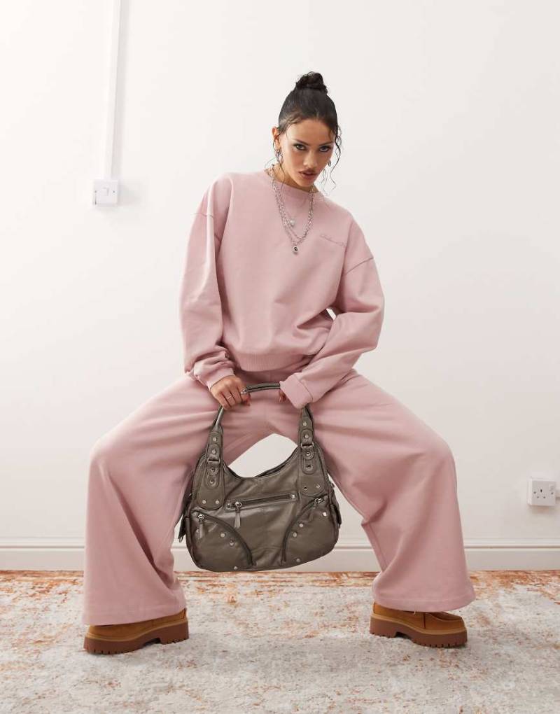 Reclaimed Vintage - Weit geschnittene Jogginghose in staubigem Mauve-Rosa von Reclaimed Vintage