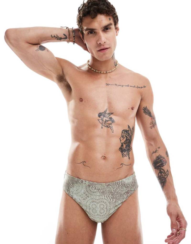 Reclaimed Vintage - Wendbare Badehose mit grauem Animalprint-Bunt von Reclaimed Vintage