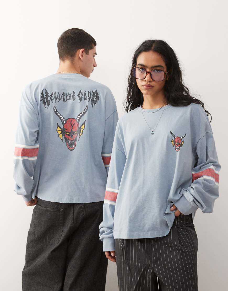 Reclaimed Vintage x Stranger Things - Langärmliges Skater-T-Shirt in verwaschenem Grau mit Hellfire-Print und Unisex-Passform von Reclaimed Vintage