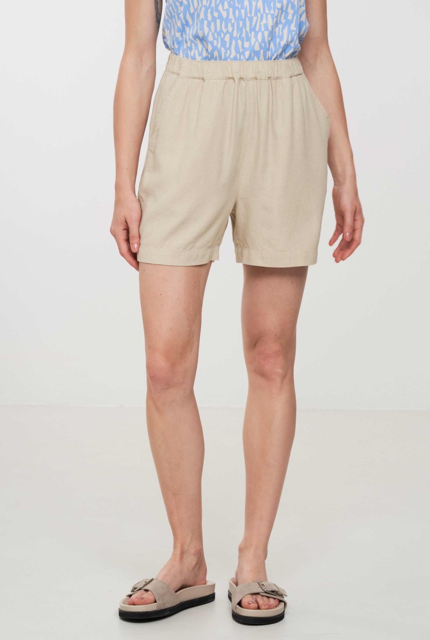 FIR | Recolution | vegane Shorts | oat milk XS von Recolution