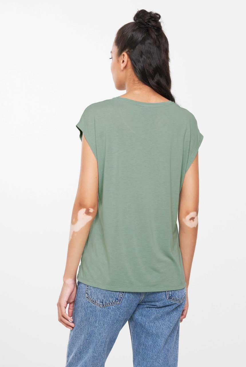 MITHILA | Recolution | veganes T-Shirt | leaf green S von Recolution