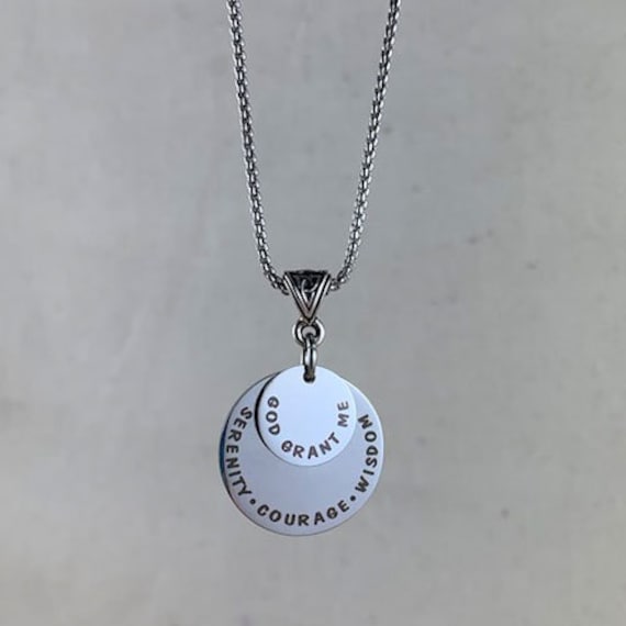 Gelassenheits-Gebets-Edelstahl-Anhänger 12-Schritt-Genesungsgeschenk Gelassenheits-Gebets-Edelstahl-Anhänger 12-Schritt-Genesungsgeschenk von RecoveryBling