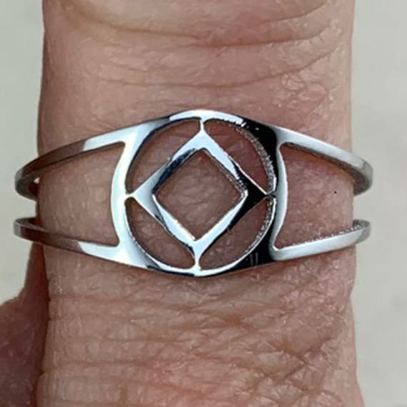 Narcoics Anonymous Edelstahlring 12 Schritt Genesungsschmuck Narcoics Anonymous Edelstahlring 12 Schritt Genesungsschmuck von RecoveryBling