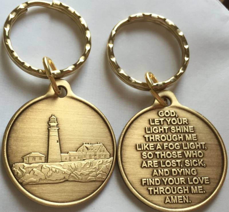 Nebel Licht Gebet Schlüsselanhänger Light House Aa Medaillon Bronze Foglight Nüchternheit Chip Nebel Licht Gebet Schlüsselanhänger Light House Aa Medaillon Bronze Foglight Nüchternheit Chip von RecoveryChip