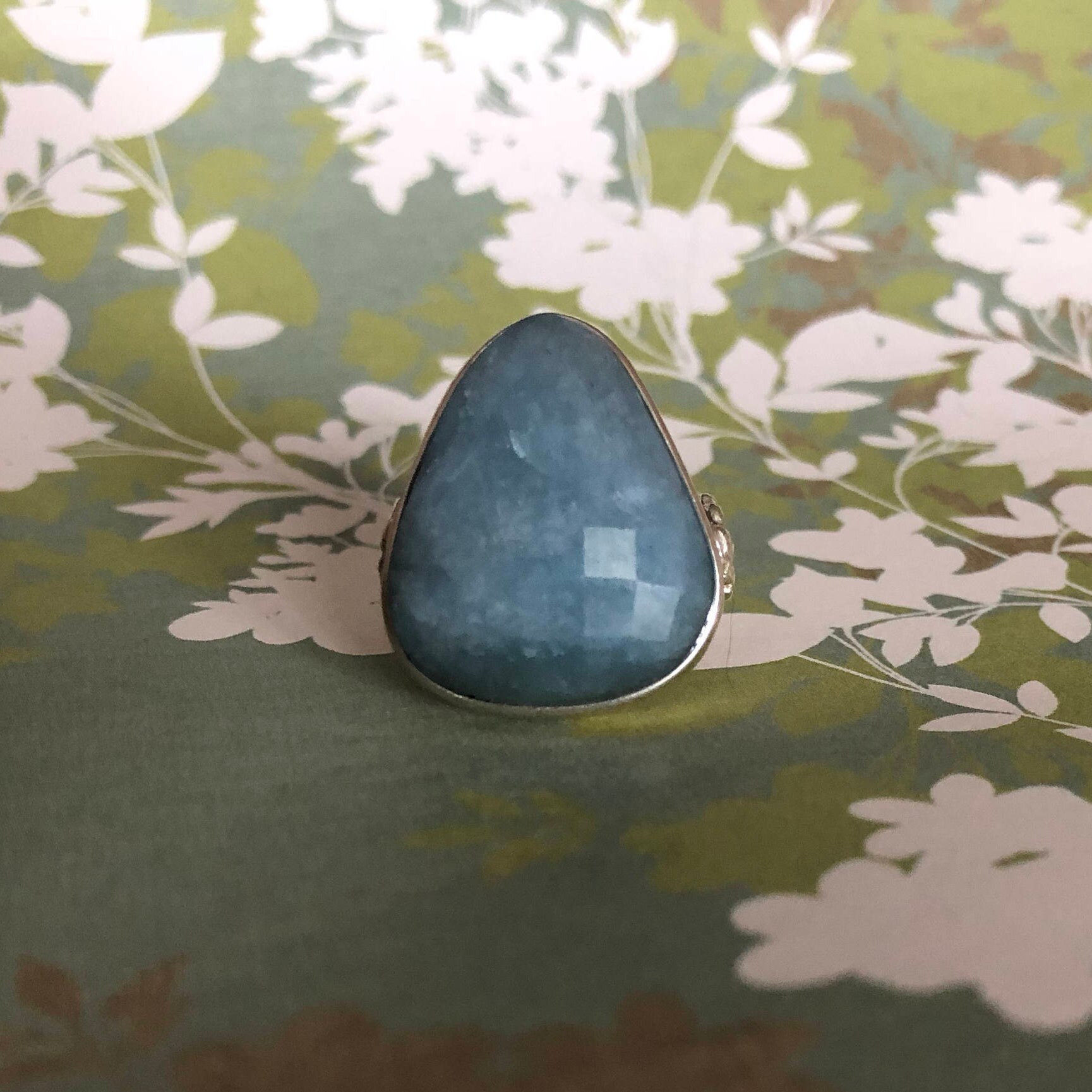 Großer Unity Dreieck Ring Aus Sterling Silber .925 Und Chalcedon Für Die Wiederherstellung Großer Unity Dreieck Ring Aus Sterling Silber .925 Und Chalcedon Für Die Wiederherstellung von RecoveryRegaliaGifts