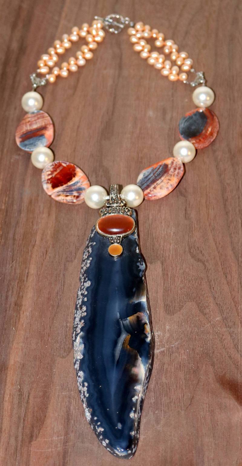 Upcycled Achat Geode Statement Kette Süßwasserperlen, Sterling Silber von RecreatedHistory