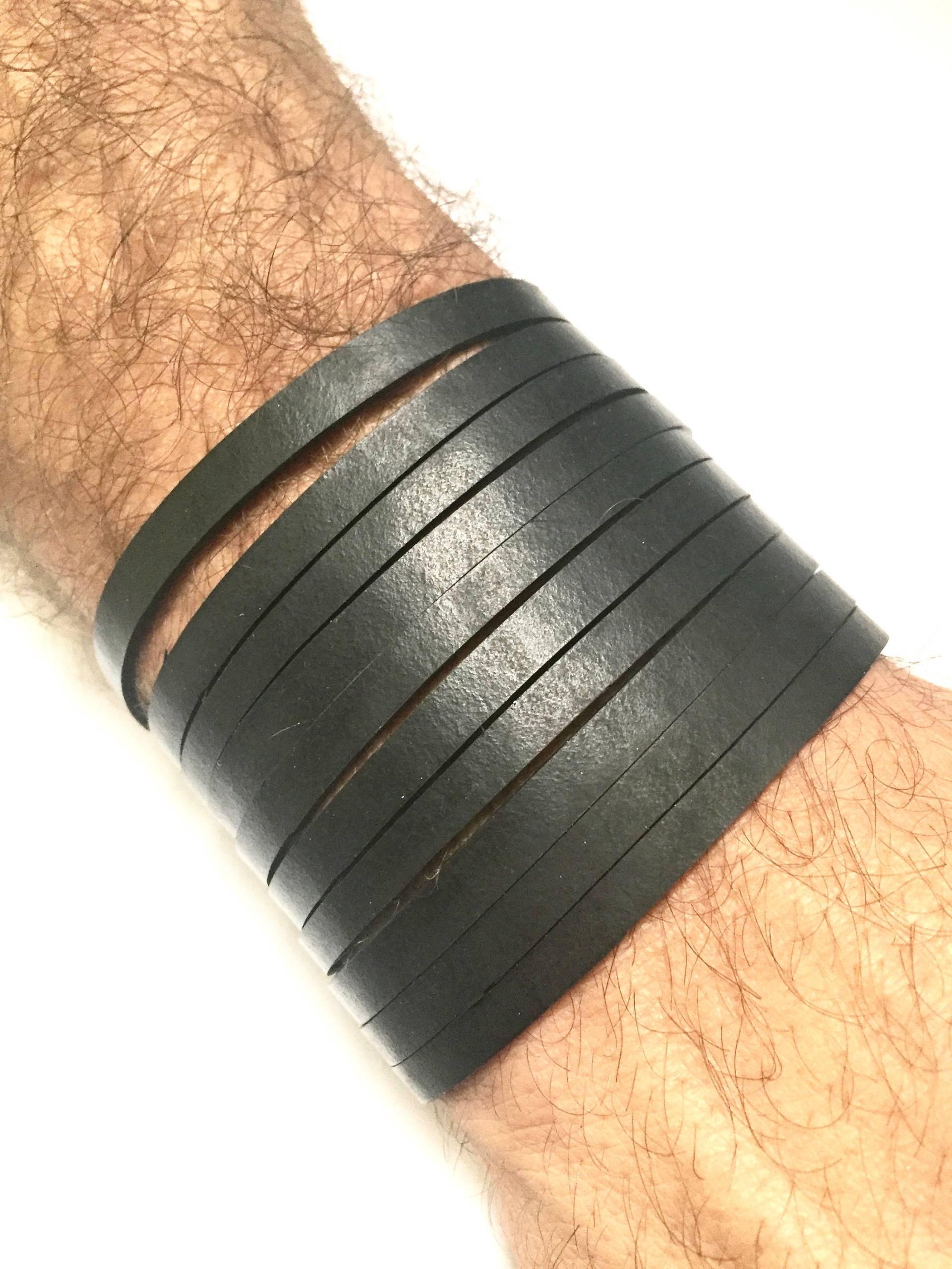Upcycled Kautschuk Schlauch Armband/Manschette/ Herren/ Damen von RecycleSister