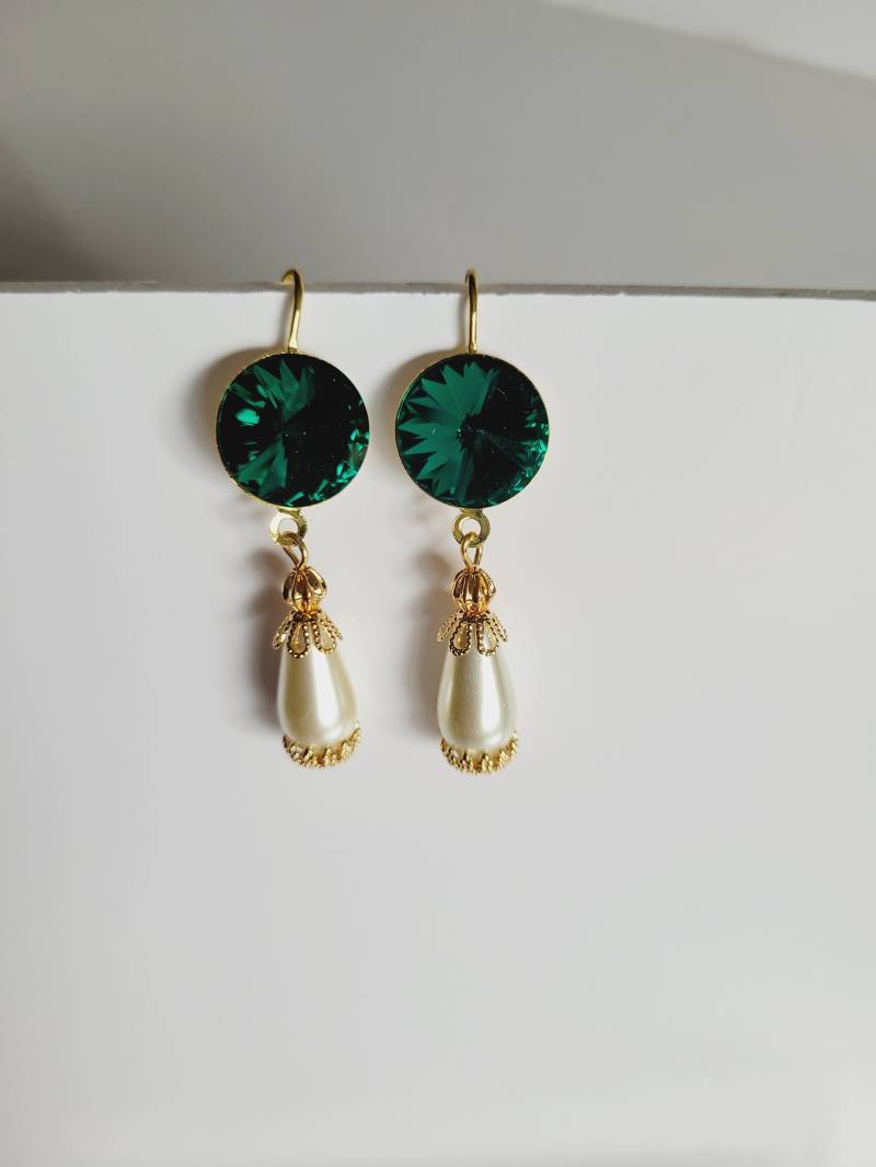 Smaragdgrüne Swarovski Kristall Tudor Inspirierte Perlenohrringe, Renaissance Schmuck, Anne Boleyn Jane Seymour Kostüm Smaragdgrüne Swarovski Kristall Tudor Inspirierte Perlenohrringe, Renaissance Schmuck, Anne Boleyn Jane Seymour Kostüm von RecycledRockstah