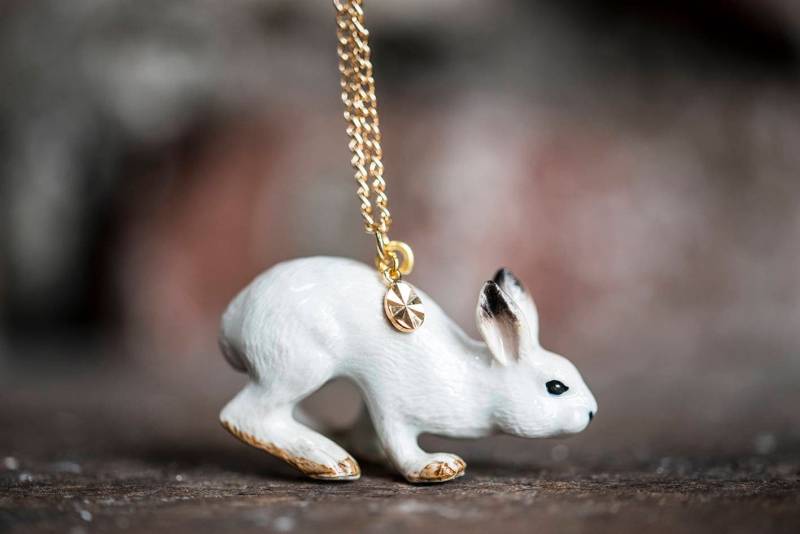 Weiße Hase Halskette von RedBirdMakes