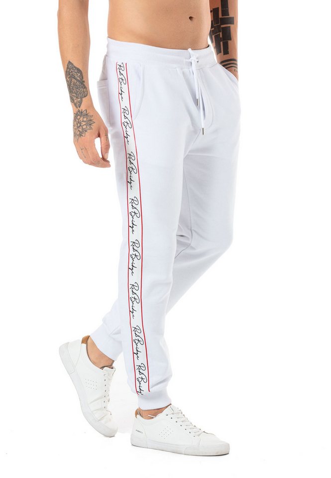 RedBridge Jogginghose mit Seitenstreifen Sportlicher Look mit bequemem Schnitt RedBridge Jogginghose mit Seitenstreifen Sportlicher Look mit bequemem Schnitt von RedBridge