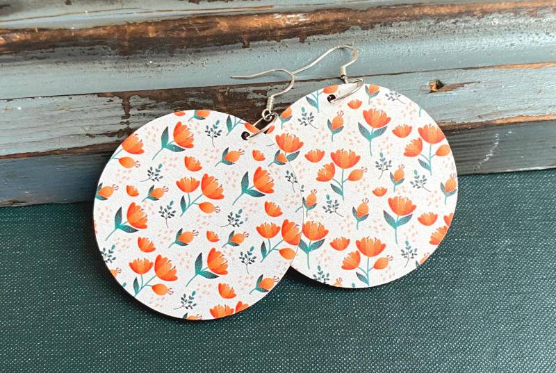 2 Farben Florale Statement Ohrringe Aus Holz Boho Schmuck von RedCherryGems