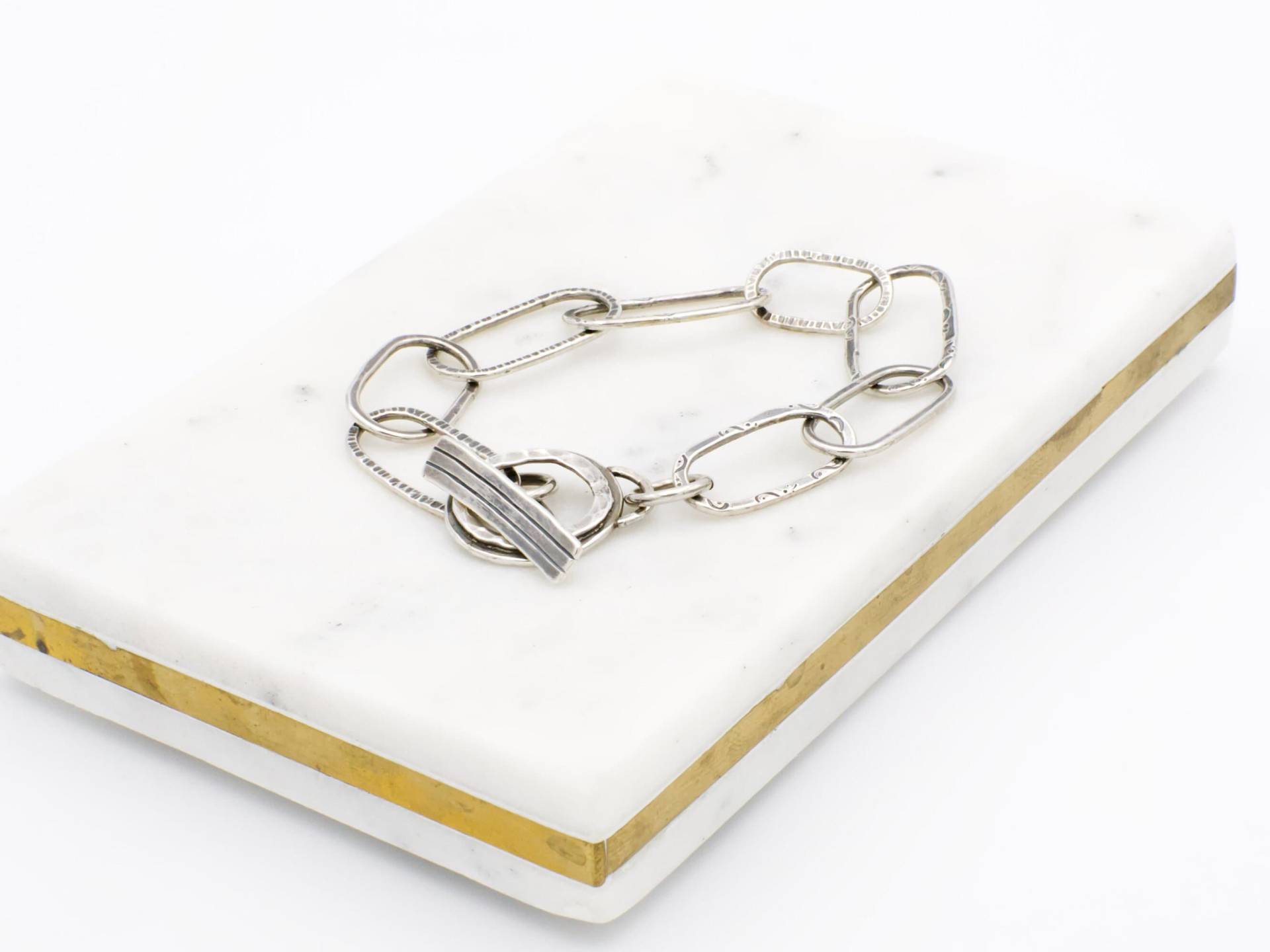 Handgefertigtes Sterling Silber Armband Mit Gehämmerten Links Für Damen & Herren Handgefertigtes Sterling Silber Armband Mit Gehämmerten Links Für Damen & Herren von RedCurlJewelry