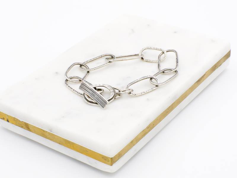 Handgefertigtes Sterling Silber Armband Mit Gehämmerten Links Für Damen & Herren von RedCurlJewelry