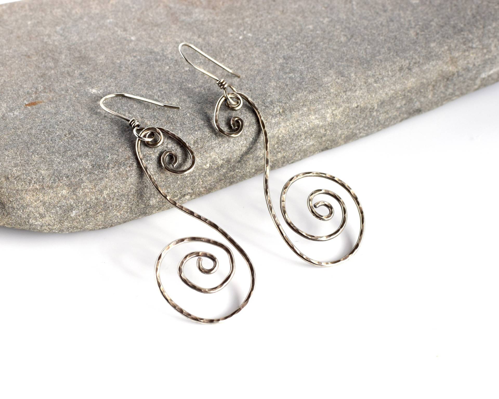 Sterling Silber Keltisch-Inspirierte Doppel Spiral Ohrringe - Handgefertigter Leichter Statement Schmuck Sterling Silber Keltisch-Inspirierte Doppel Spiral Ohrringe - Handgefertigter Leichter Statement Schmuck von RedCurlJewelry