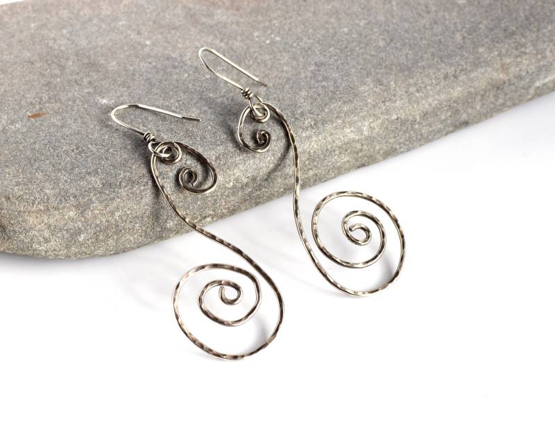 Sterling Silber Keltisch-Inspirierte Doppel Spiral Ohrringe - Handgefertigter Leichter Statement Schmuck Sterling Silber Keltisch-Inspirierte Doppel Spiral Ohrringe - Handgefertigter Leichter Statement Schmuck von RedCurlJewelry